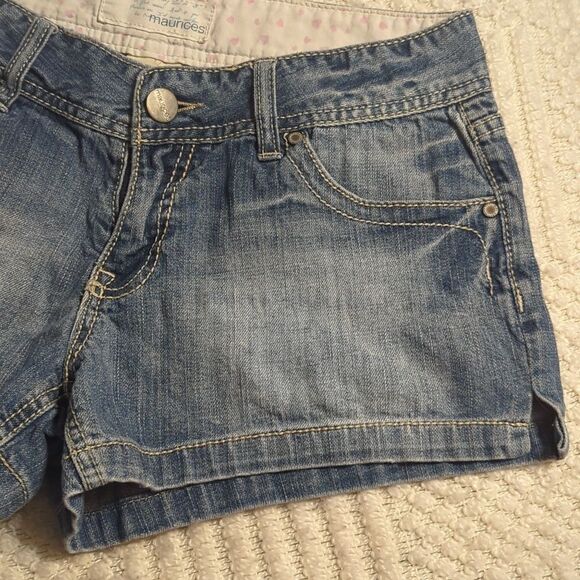 Maurices Summer Distressed Denim Shorts waist 15" flat length 7/8 Maurices - Picture 4 of 6